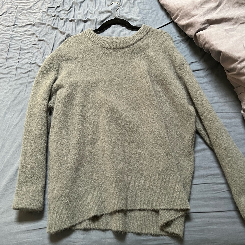 Zara men’s sweater. Very soft and in good condition worn once.